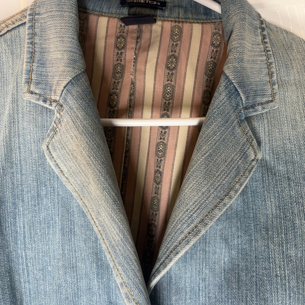 Gap Blue Denim With Patterned Lining - image 6